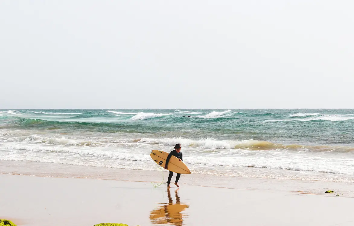 What are the Benefits of Surf Lessons for Kids?